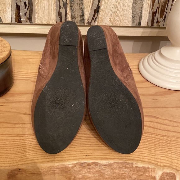 Cute taupe/brown wedge suede booties size 5.5 - Picture 8 of 8